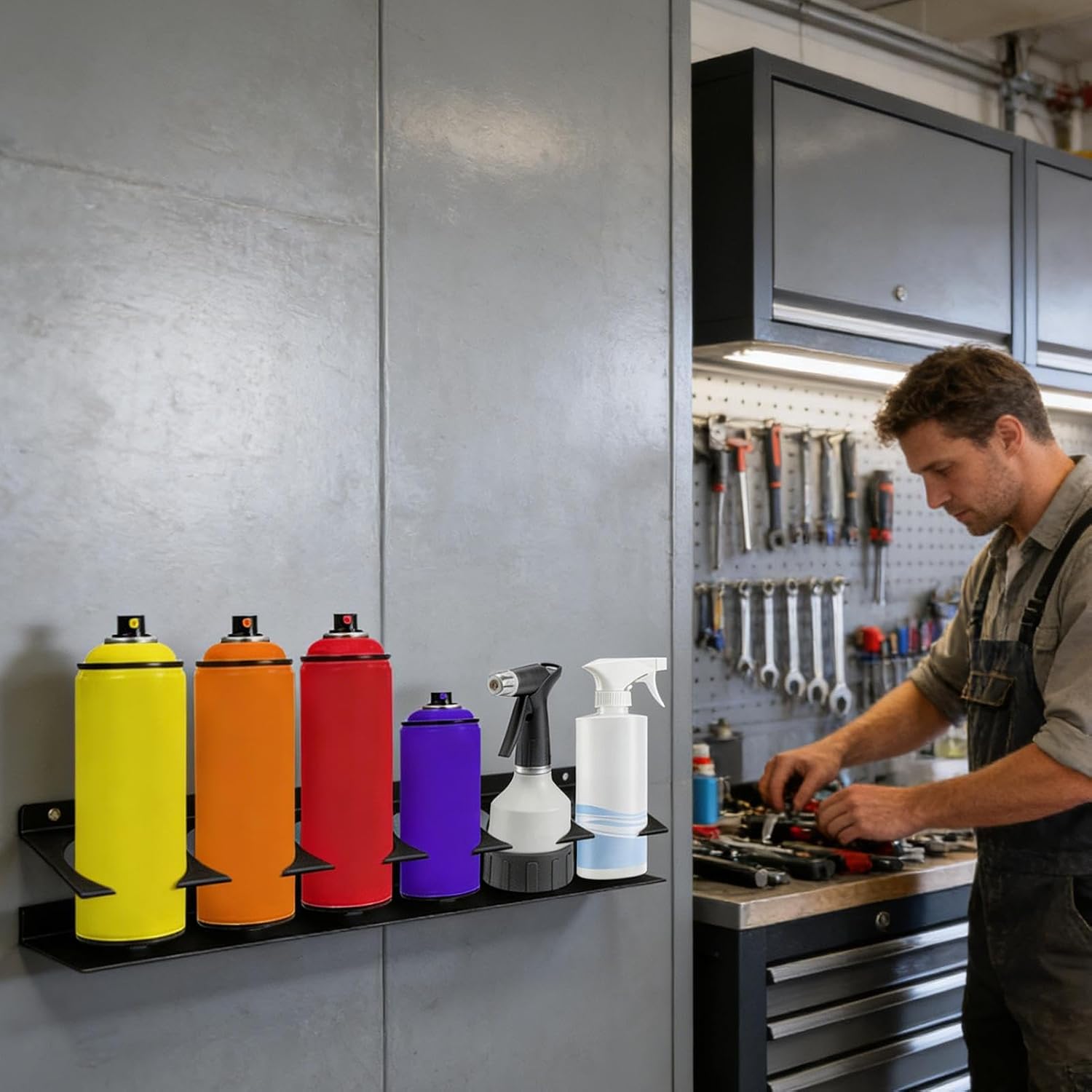  Générique Spray Bottle Holder Wall Mount - 6 Slots Can Hanger | Space-Saving Wall-Mounted Spray Can Organizer With Design, Garage, Trailer, Auto Shop, Home, Mobile Service, Or Truck Storage Solution